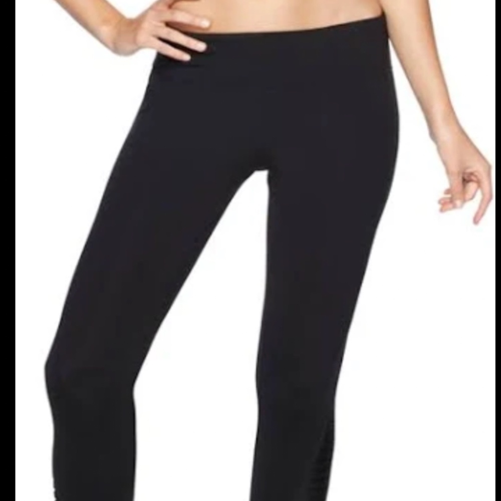 Lorna Jane Black Capri Leggings – Women’s Size Large –  (Never Worn)